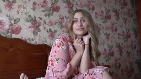 Набросилась губками на пенис и показала от первого лица улетный минет