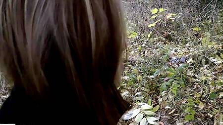 Познакомился с девушкой на остановке и неподалеку трахнул ее