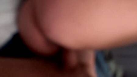 Горячий самец обожает снимать домашнее порно с пышногрудой блондой