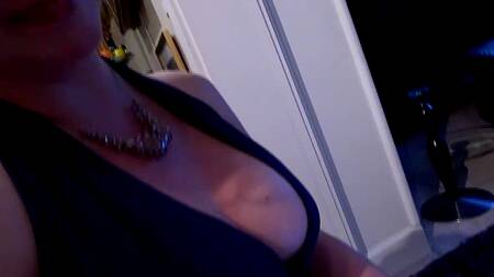 Горячий самец обожает снимать домашнее порно с пышногрудой блондой