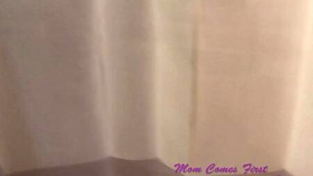 Бородатый качок наклонил женщину раком и страстно отодрал на кухне