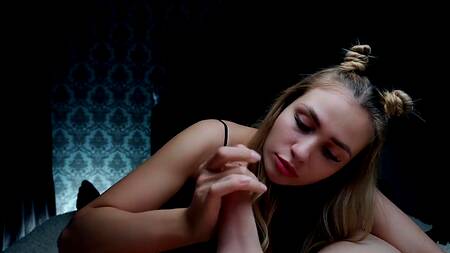 Улетный оральный секс с мастерски отсасывающей русской красоткой