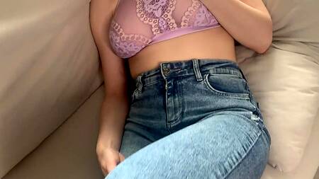 С помощью шантажа брат отодрал родную сестру с нереально красивой попой