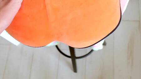 Бойфренд разрывает очко рыжеволосой девушке с круглой попой