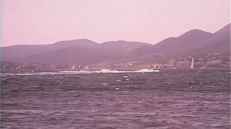 Фильм: Dans la chaleur de St-Tropez (1981)