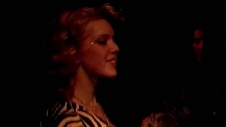 Фильм: Dans la chaleur de St-Tropez (1981)