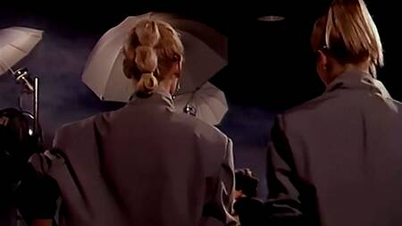 Фильм: Chaudes Adolescentes (1981)