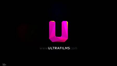 Лучший отдых у бассейна это долгий секс с пышногрудой стройной девушкой