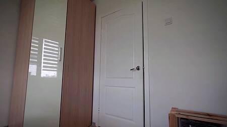 Снял на телефон как опытная в сексе краля балдеет от большого члена