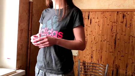 Ввел пенис в узенькую писю русской девушке которой так хочется кончить