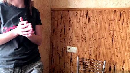 Ввел пенис в узенькую писю русской девушке которой так хочется кончить