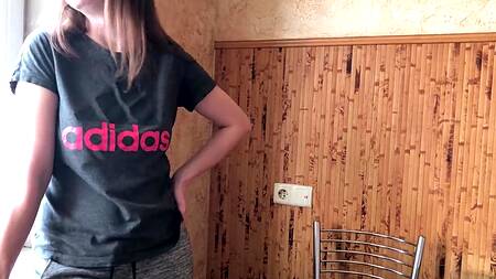 Ввел пенис в узенькую писю русской девушке которой так хочется кончить