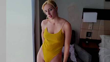 Улетный секс стоя с ухоженной пышногрудой светловолосой девушкой