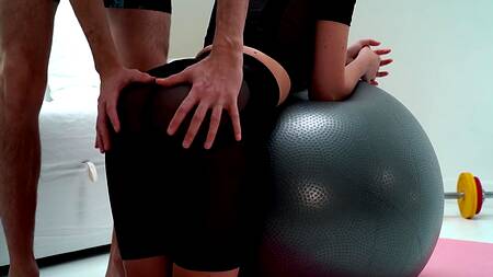 Секс-фитнес с любвеобильной русской молодой блондинкой Eva Elfie