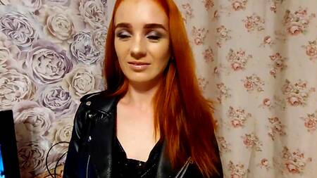 Трахнул свою рыжую сеструху в обмен на деньги