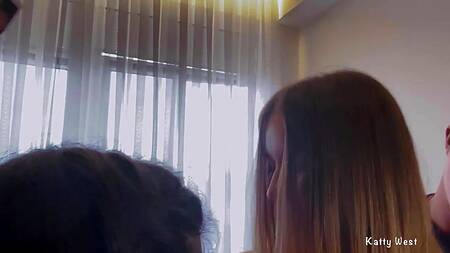 Русская молодежь обожает снимать дома групповое порно