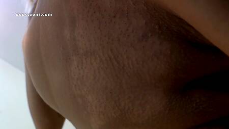 Стройная блондиночка нежно сосет маленький член и получает от этого кайф