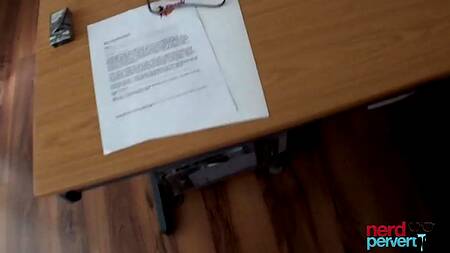 Зрелая нимфа пришла на кастинг показать как глубоко умеет сосать хуй