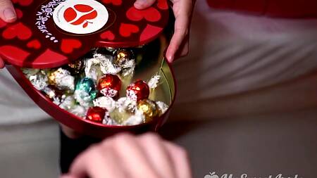 Домашнее порево от первого лица с длинноногой горячей брюнеткой