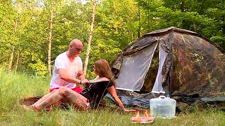 Лучший мужской отдых на природе у мангала с грудастой нимфоманкой