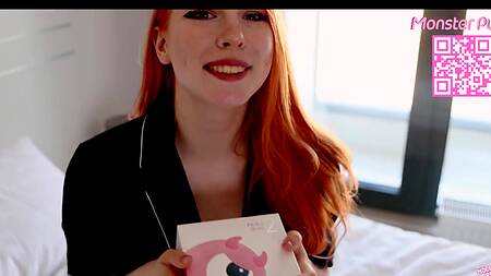 Пошалила с секс игрушкой, а после отдалась в мокрую дырочку