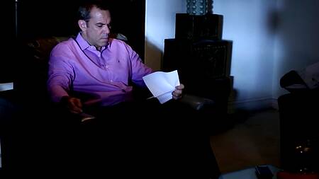 Завалил сучку на кухонный стол и страстно оприходовал до изнеможения