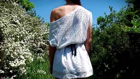 Отдыхая на природе не смогли удержаться и занялись долгим жарким сексом