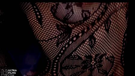 Роскошная сучка доминирует над парнем во время анального секса