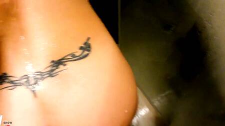 Улетное домашнее порево под душем с горячей блондинкой