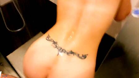 Улетное домашнее порево под душем с горячей блондинкой