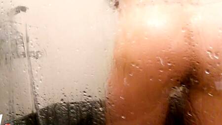 Улетное домашнее порево под душем с горячей блондинкой