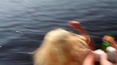 Улетное порево на яхте с русскими молодыми развратными сучками