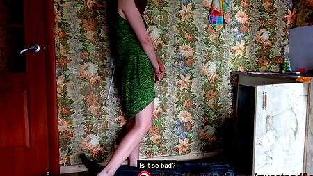 Куколд подглядывал как ебут его жену и слизал вытекающую из пезды сперму