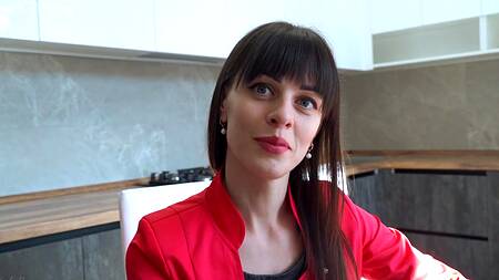 Риелторша Наталья  дала вылизать анус и засунуть туда член клиента