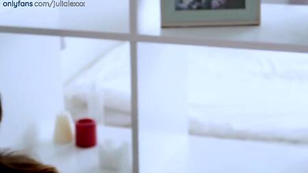 Русский самец пялит девушку своего друга прямо у него за спиной