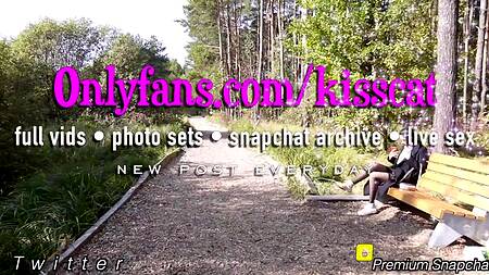 Запикапил в парке русскую сучку и страстно отодрал в ближайших кустах