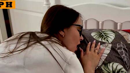 Поругалась с парнем? Не беда, куни сделает сосед по общаге!