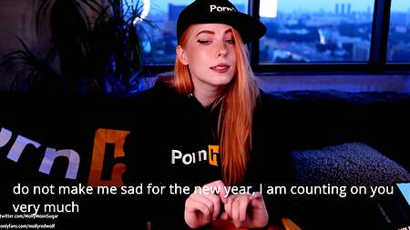 Рыжеволосая краля показывает мастерство орального секса