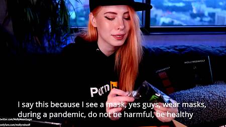 Рыжеволосая краля показывает мастерство орального секса