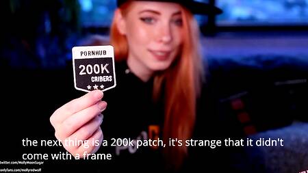 Рыжеволосая краля показывает мастерство орального секса