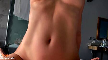 Красивое порно с любвеобильной девушкой исполняющей все желания