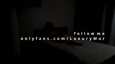 Разговаривающая по телефону мамочка наслаждается инцестом с сыном мужа