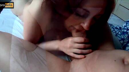 Русская парочка поделилась снятым любительским порно от первого лица