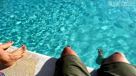 Жаркий секс красивой русской пары на отдыхе в номере отеля