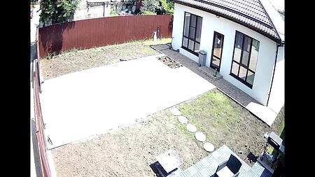 Вернувшийся супруг увидел как его жена сосет хуй на заднем дворе