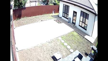 Вернувшийся супруг увидел как его жена сосет хуй на заднем дворе