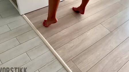 Мастурбирующая краля возбудила и отдалась пылкому любовнику