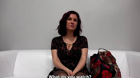 Сисястая милфа пришла на кастинг и показала на что способна в порно