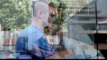 Крепкий пацан доводит до экстаза двух пошлых зрелых красавиц