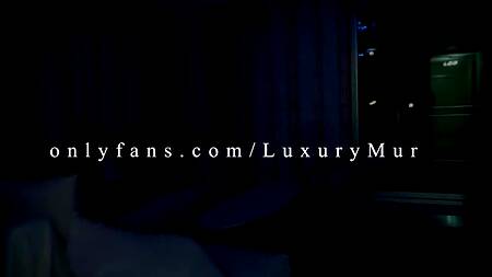 Голубоглазая блондиночка дает себя драть до полного изнеможения